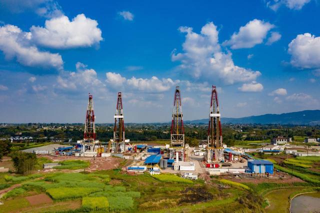 西南油气田年产油气当量突破3000万吨